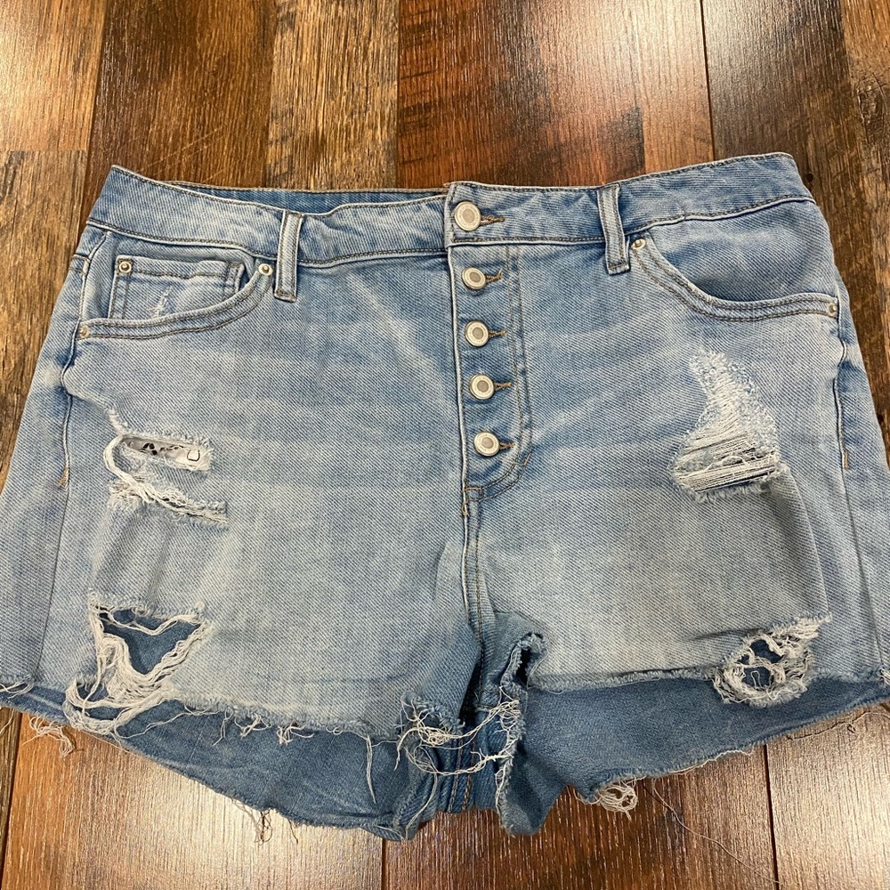 Blue spice juniors size 13 button fly Distressed Light Blue Denim Shorts
